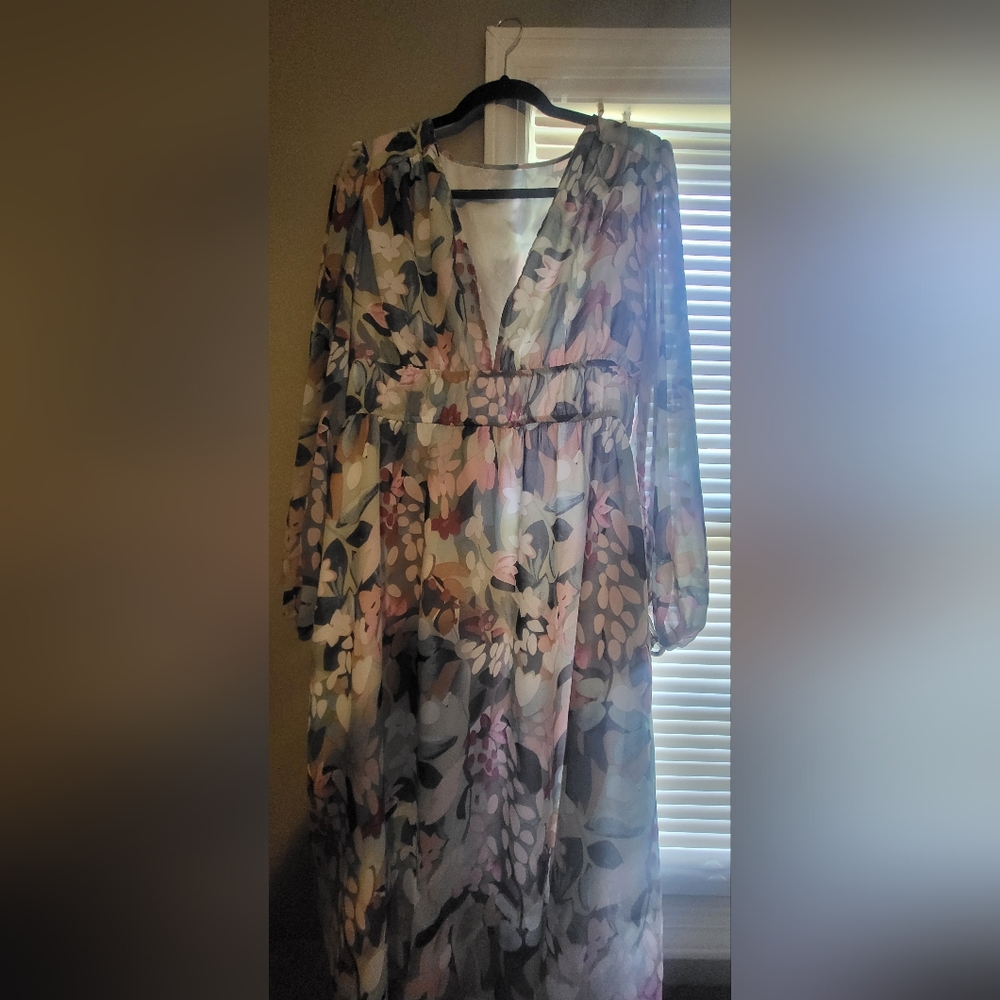 Boutique Floral V-Neck Tea Length Dress